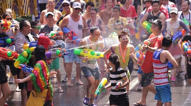 festival air terbesar songkran